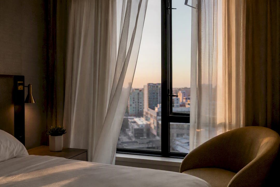 How to book a quiet room in a noisy city hotel